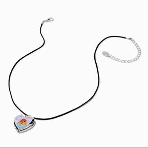 BNWT Angel print heart locket necklace